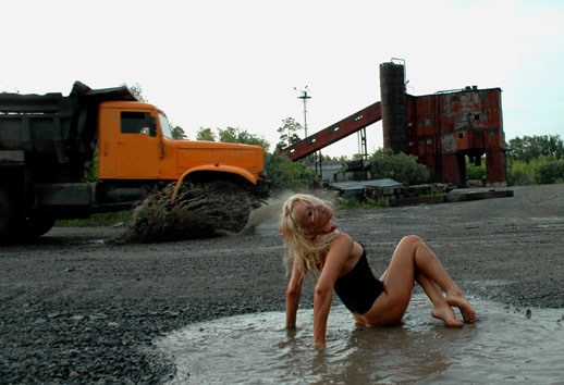 Pfütze Mädchen Auto