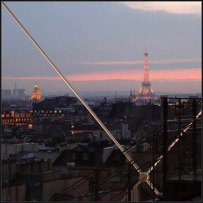 Paris regnerisch Sonnenuntergang