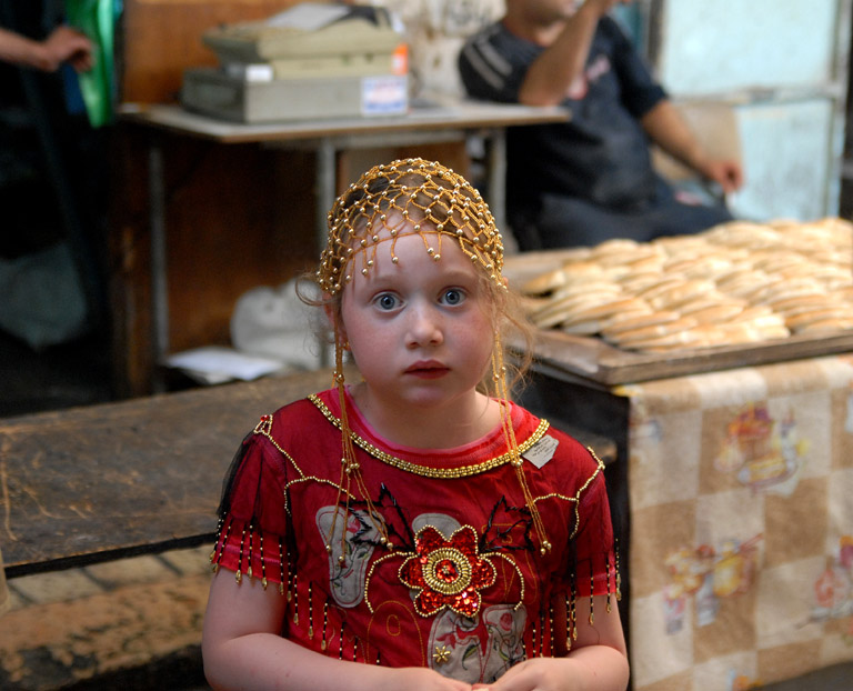 Mädchen auf dem arabischen Markt. Akko.