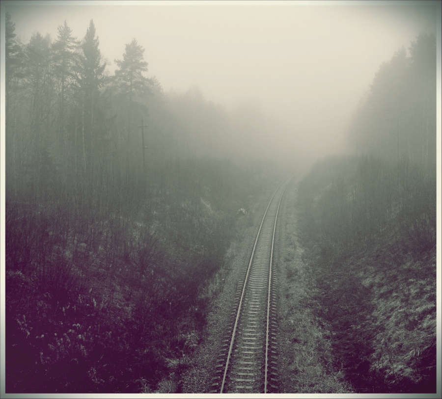 Die Straße verschwindet im Nebel!