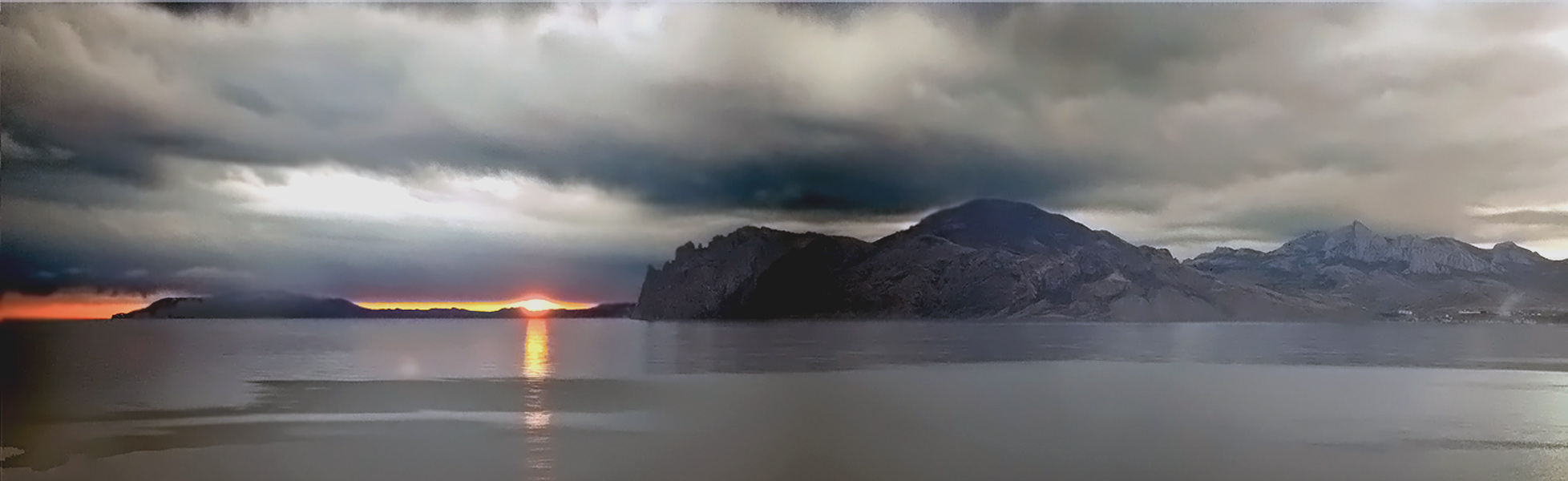 letzte Strahl der untergehenden Sonne leuchten
