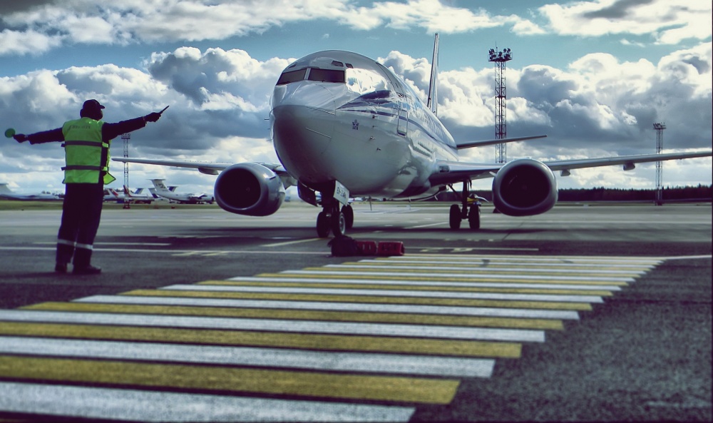 Flugzeuge und Personen