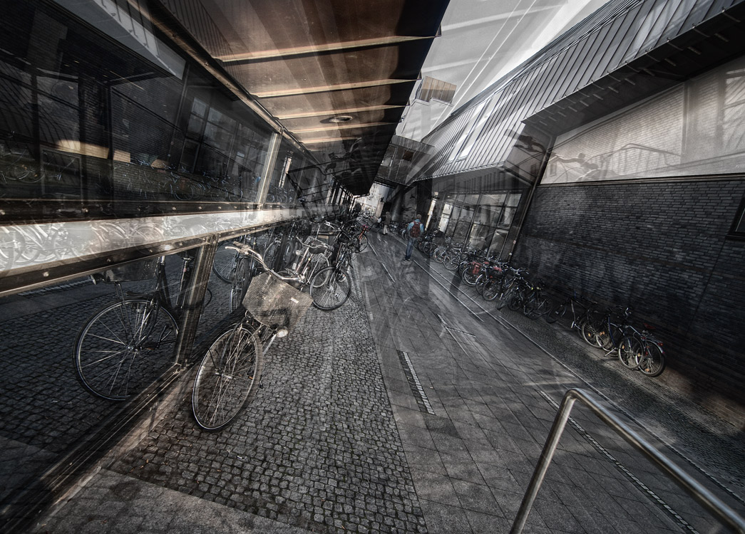 In einer Welt der Linien, Formen und Reflexionen ... (4)