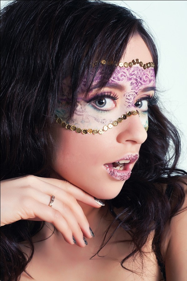 Mädchen in der Maske