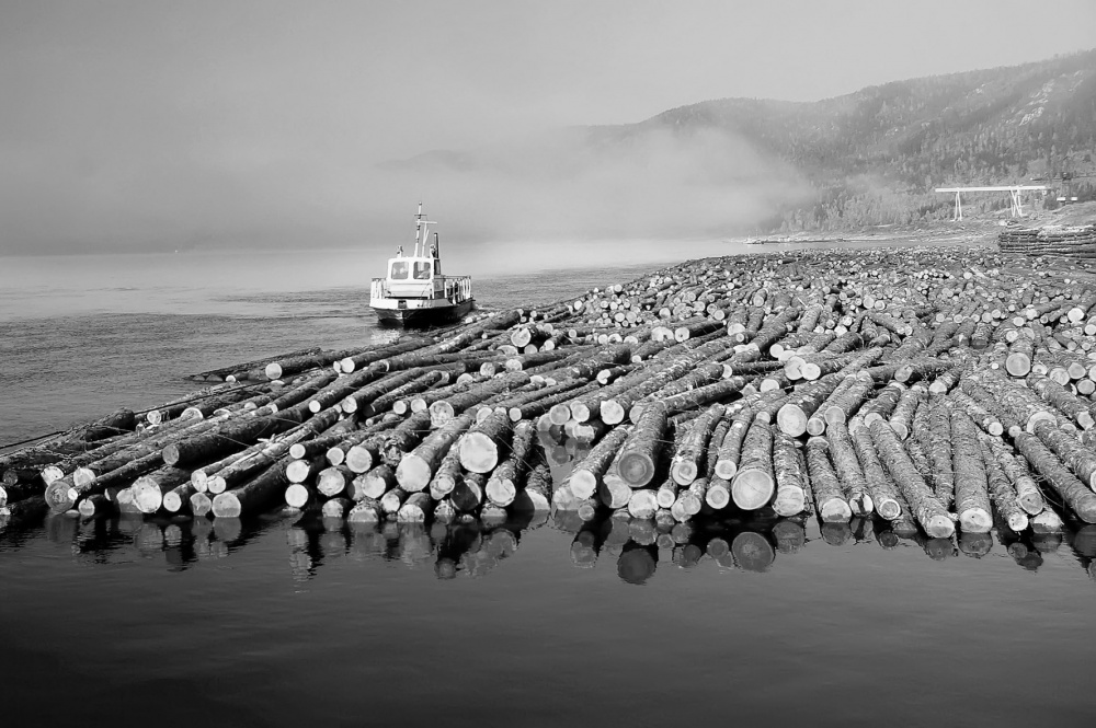 Flöße auf dem Fluss Angara