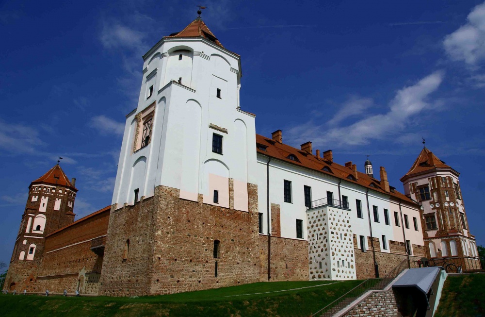 Mir Castle