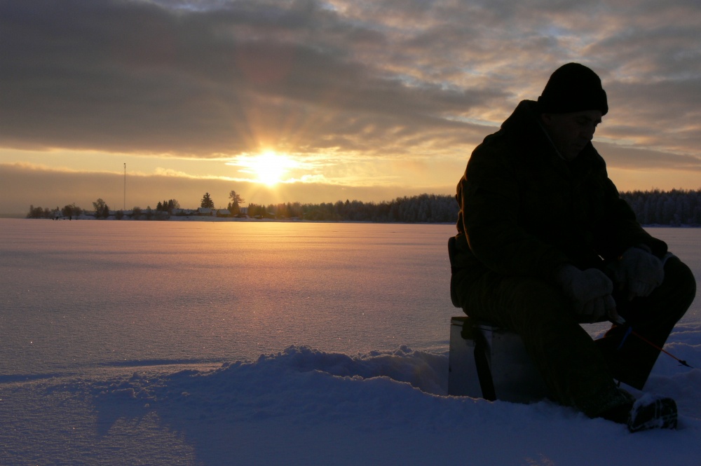 Die Menschen fischen