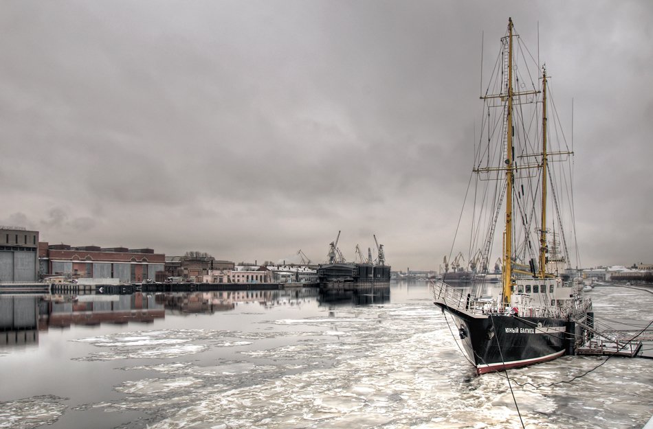 am Kai des Leutnant-Schmidt