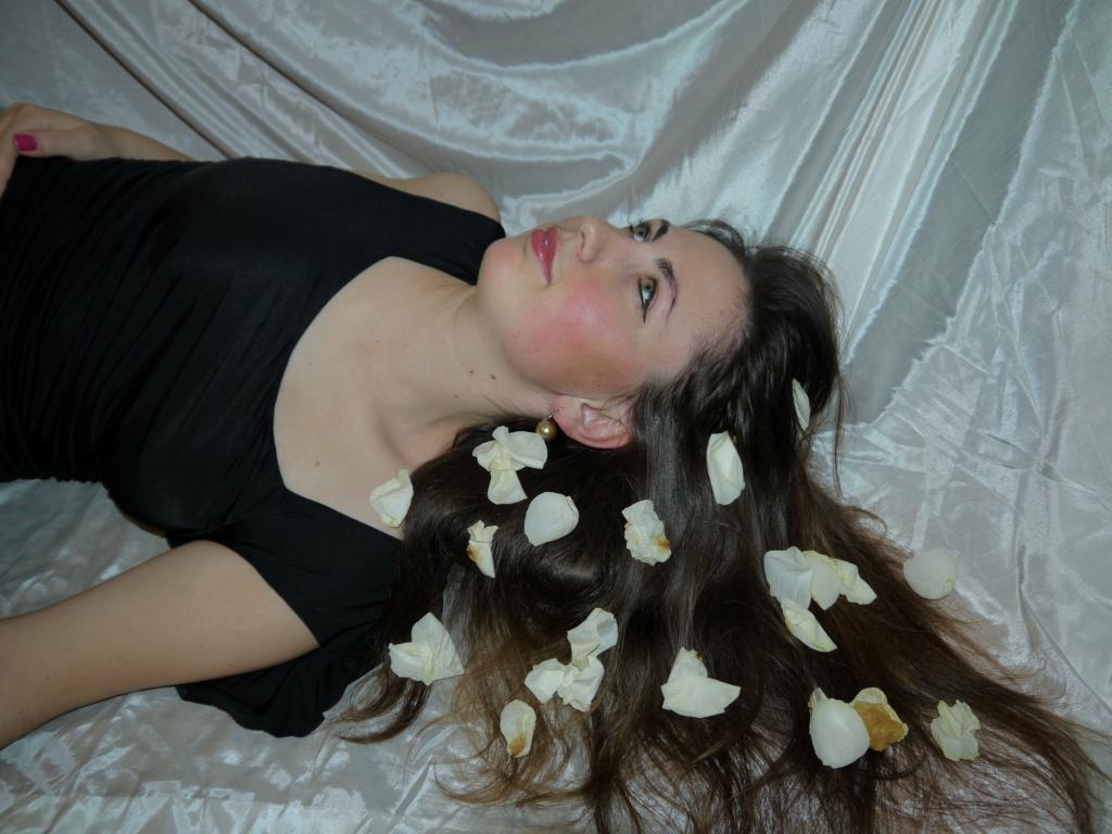 zhinki dostoyni kvitiv