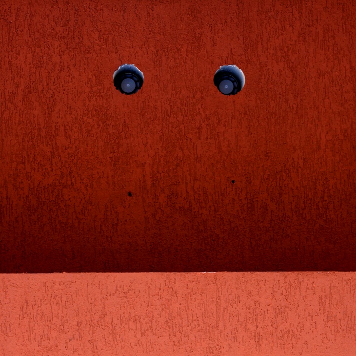 Er wurde gesandt, um abzuhören, aber er war peeping