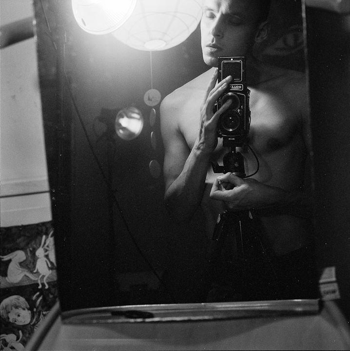 Sasha (Hochformat mit Kaninchen)