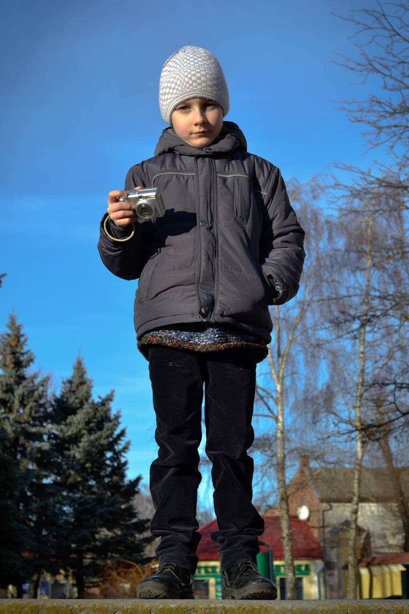 Die junge Fotografin.