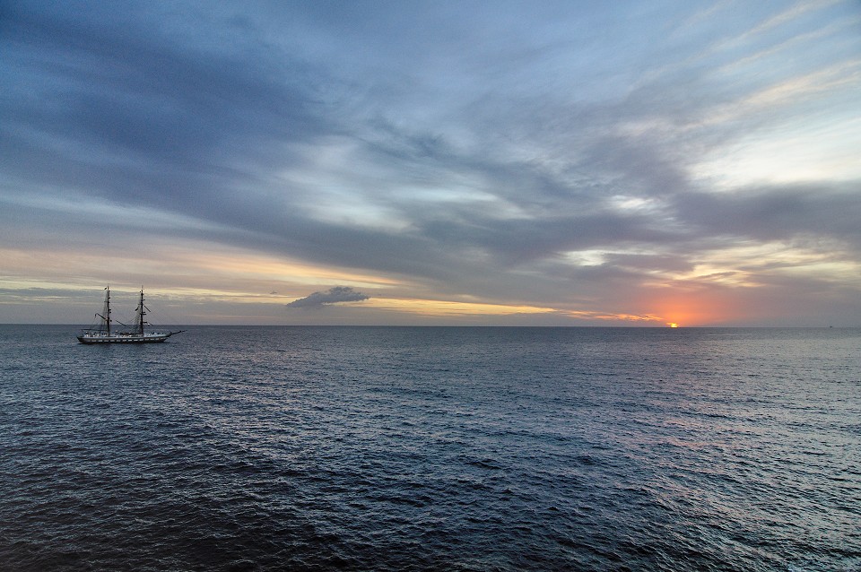 Die Anziehungskraft der untergehenden Sonne