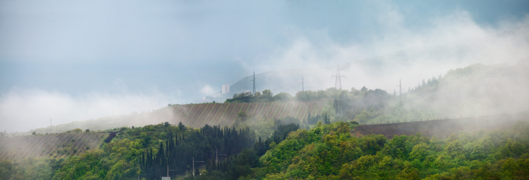 Alle an einem regnerischen Südküste