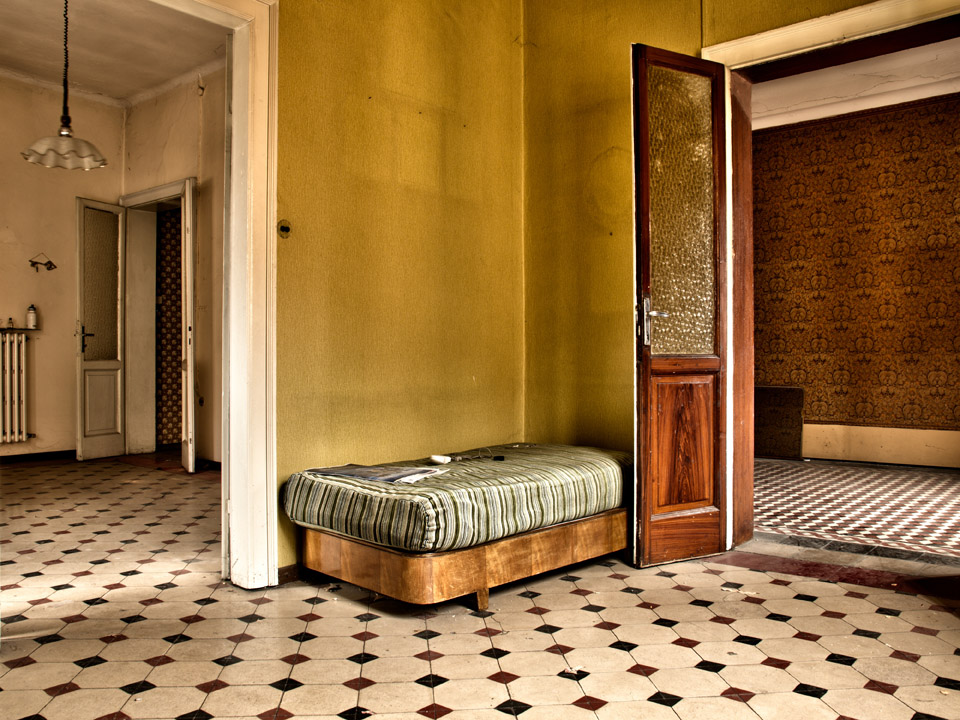 Drei Türen und ein Schlafsofa