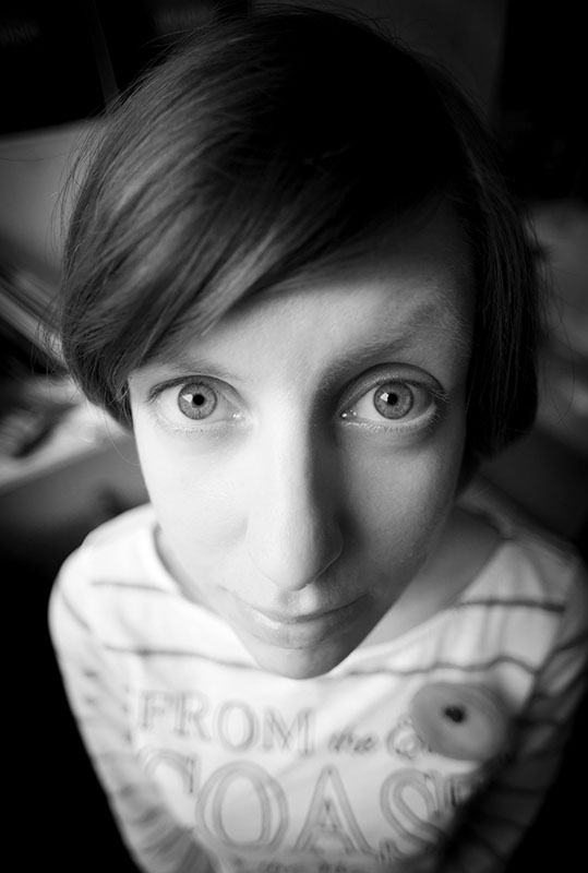 Mädchen mit großen Augen.