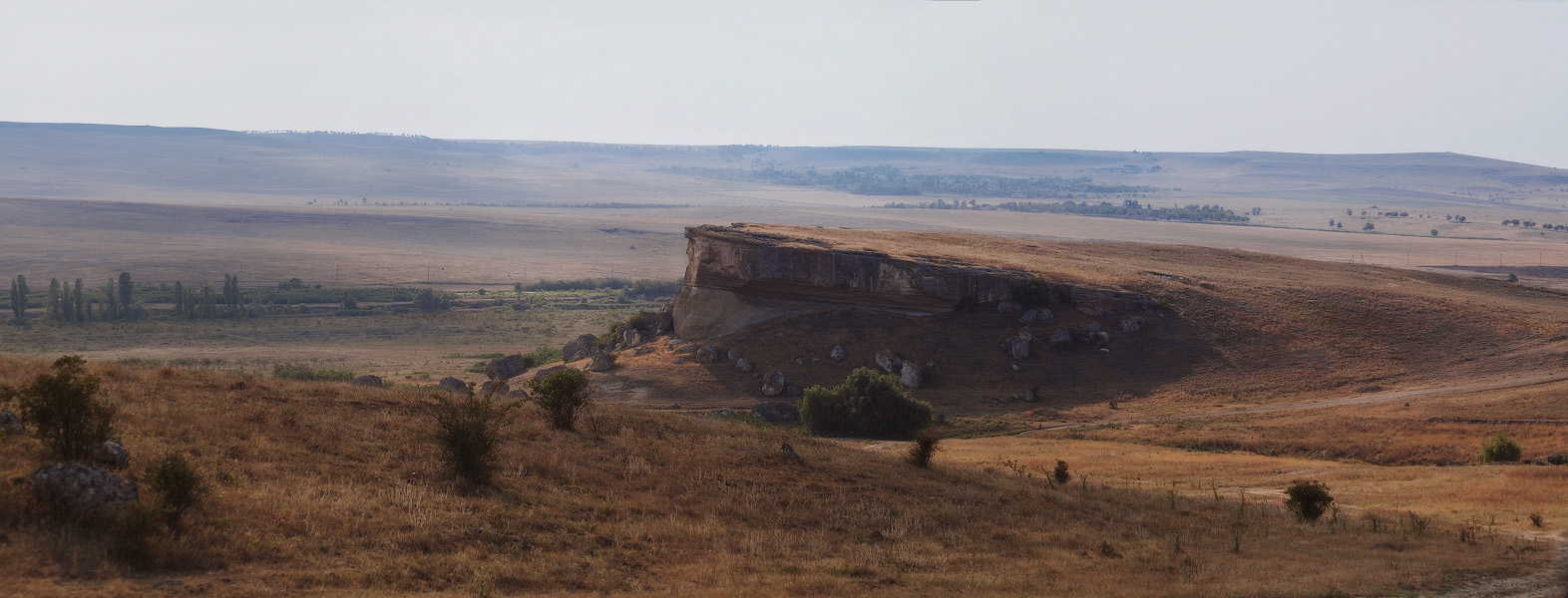 Auf der Rückseite des Ak-Kaya