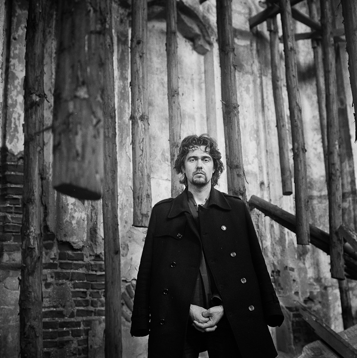 Egor (Portrait rastegnutom Mantel)