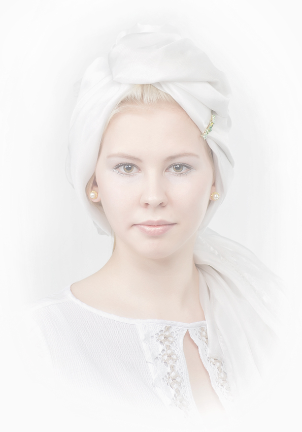 Portrait in High Key 59 (High Key Portrait 59 y)