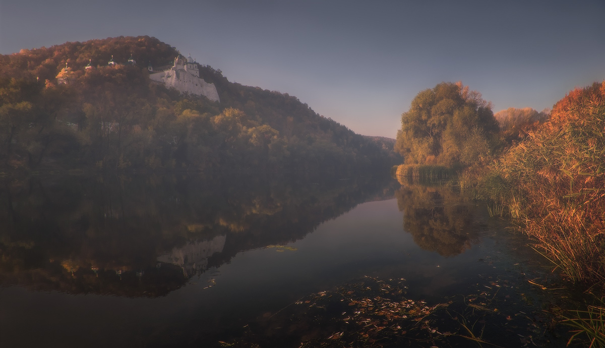 Im Herbst Morgengrauen Spiegel