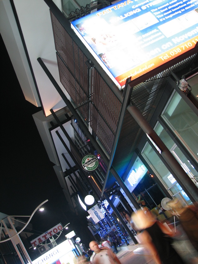 Der Druck der nächtlichen Stadt