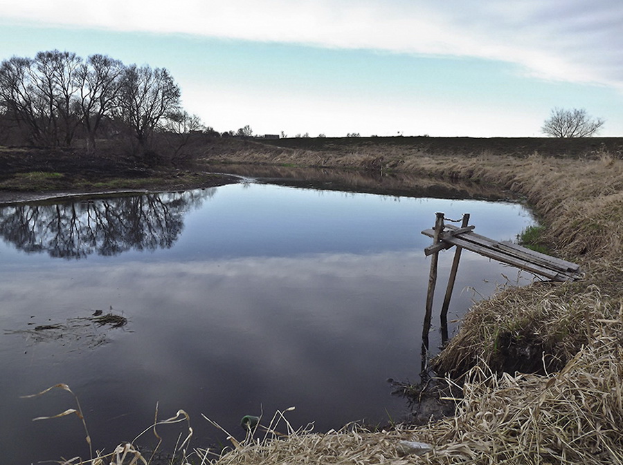 Frühlingsabend auf dem Fluss