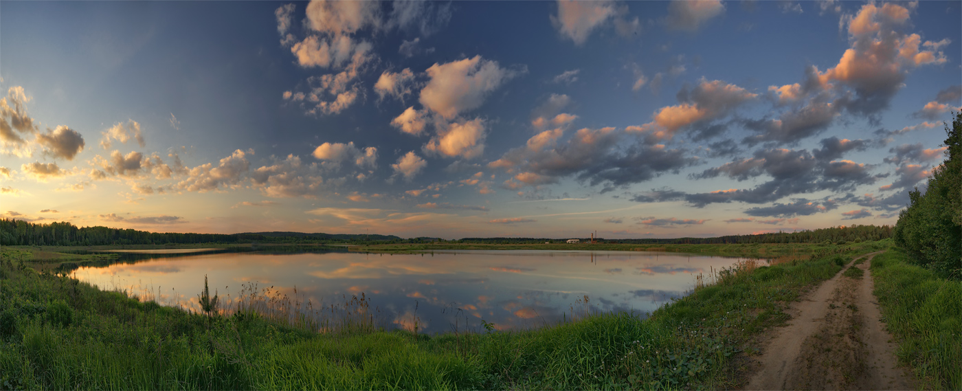 Über einem warmen Abend