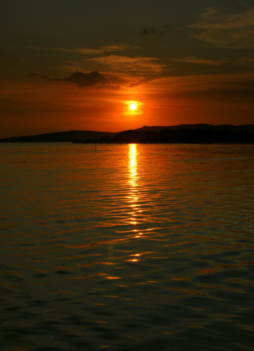 Sonnenuntergang am Lake Trazimenskom