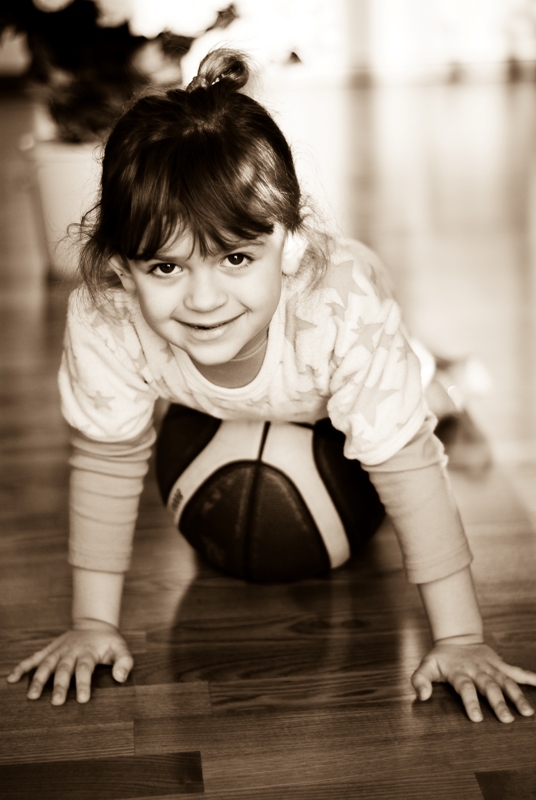 "Девочка на шаре"