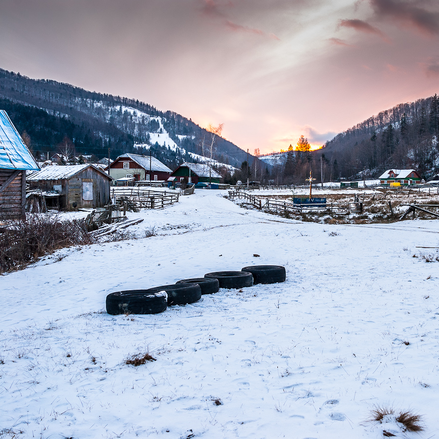 Karpaten-Dorf. Abend 2