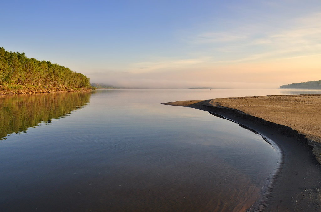 Morgen auf dem Fluss Ob