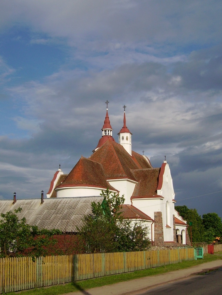 Katholische Kirche im Dorf.