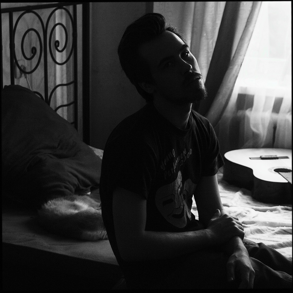 Автопортрет. В спальне.