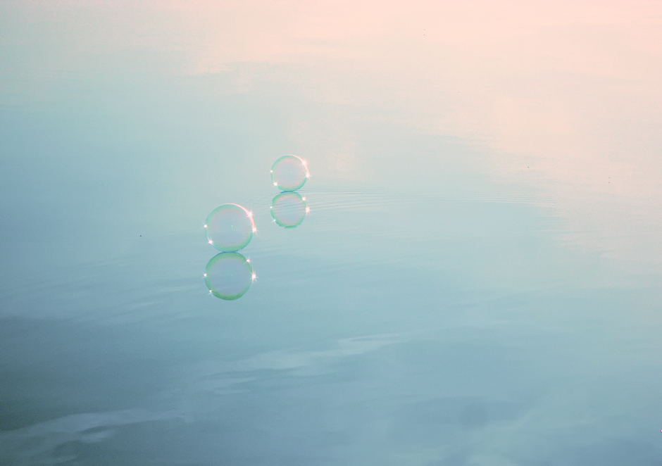 Morgen, dem See, und Blasen)))