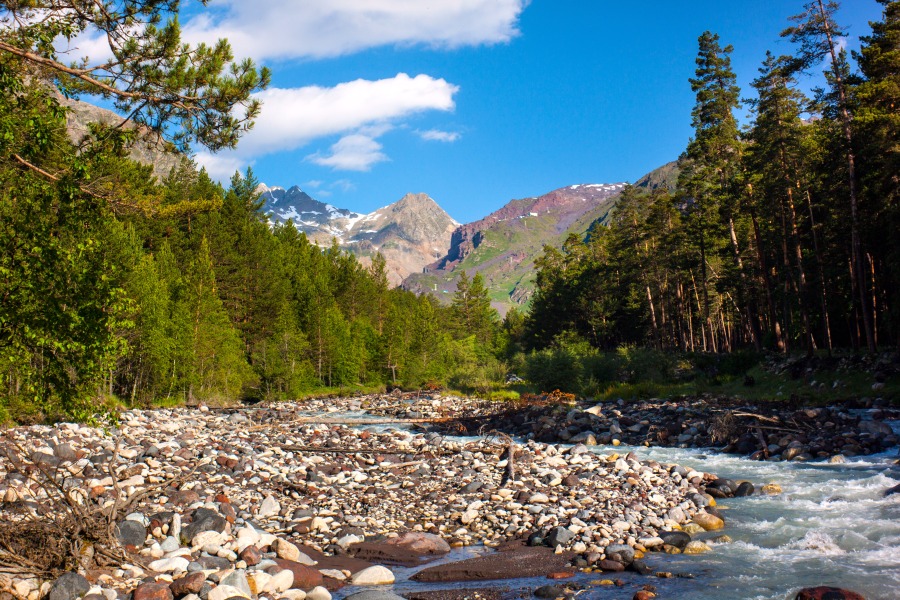 Frohe Bild oder eine Postkarte an Grüße an Sie, mein Schatz, der Elbrus.