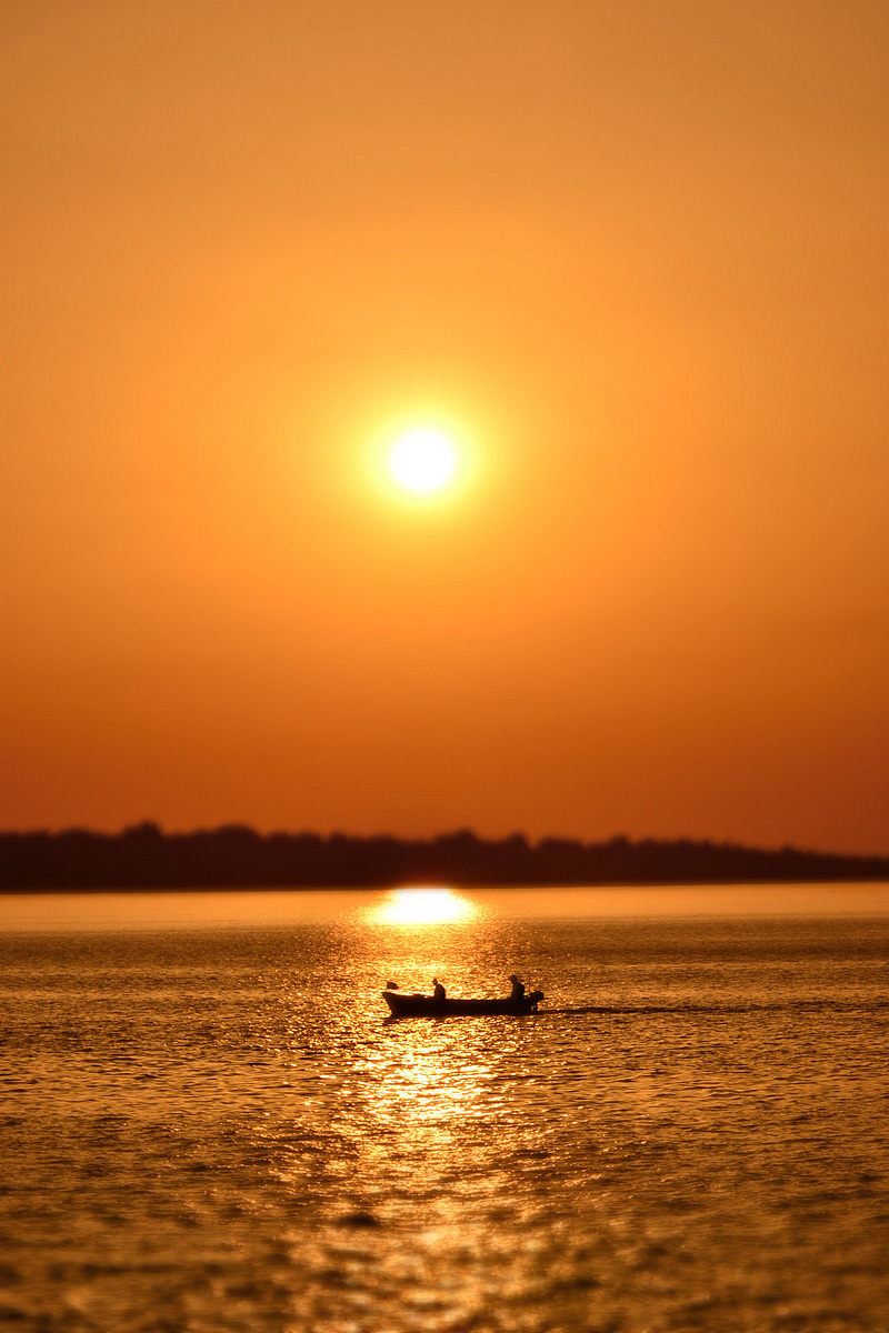 Sonnenuntergang an der Küste des Schwarzen Meeres