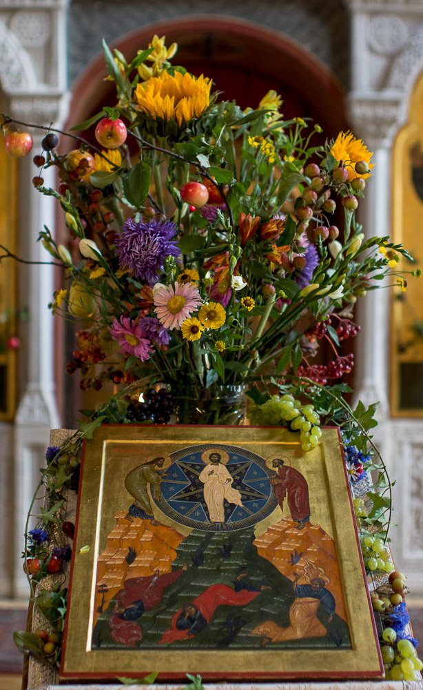 Die Dekoration der Kirche für den Urlaub - Transfiguration