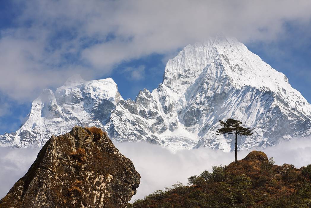 Tamserku Berg auf dem Weg zum Everest. Nepal