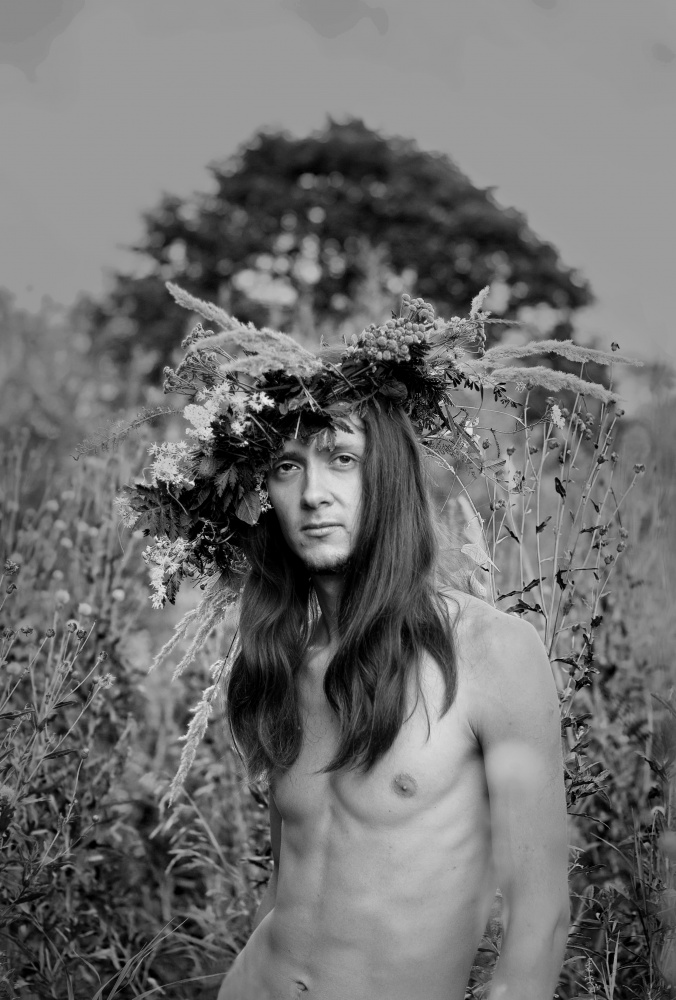 ein Mann und ein Baum