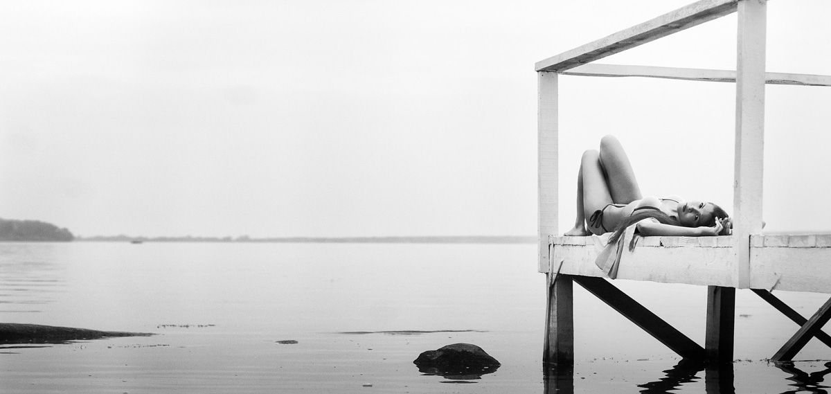 Das Mädchen auf dem Pier