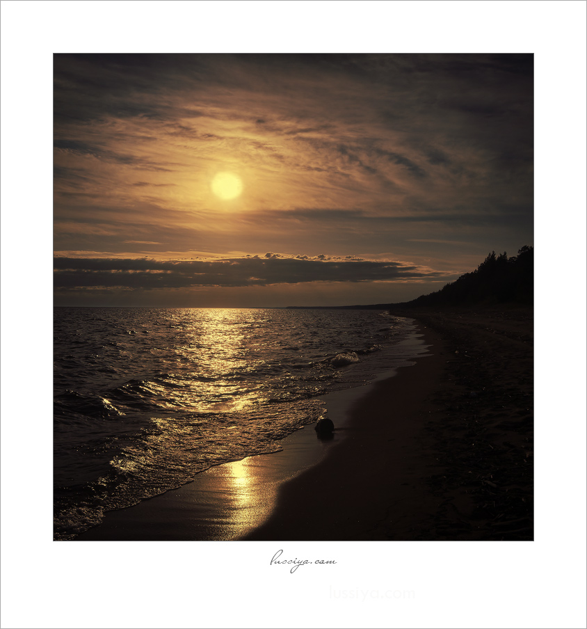 Glänzende weiße Nacht