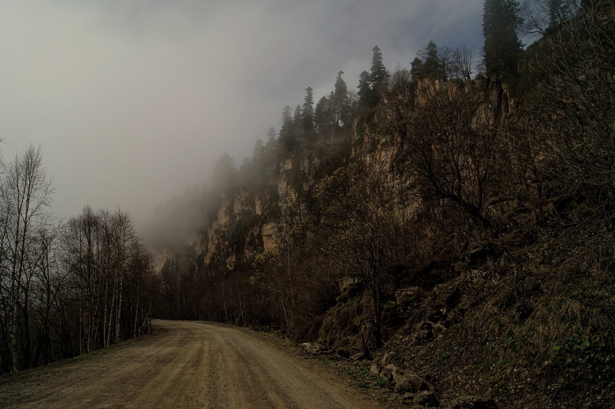 Road to the Lago-Naki