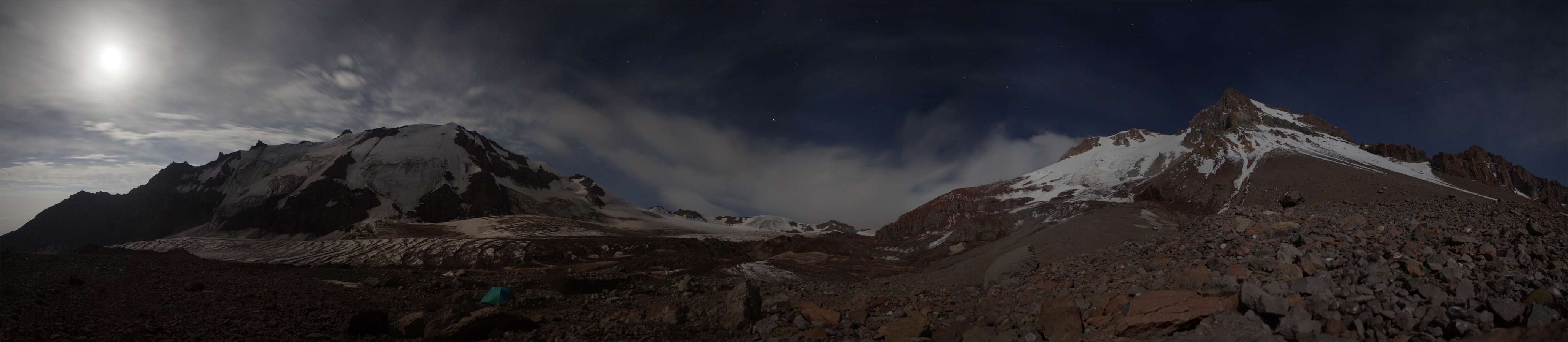 Ortsveri-Kazbek Nacht