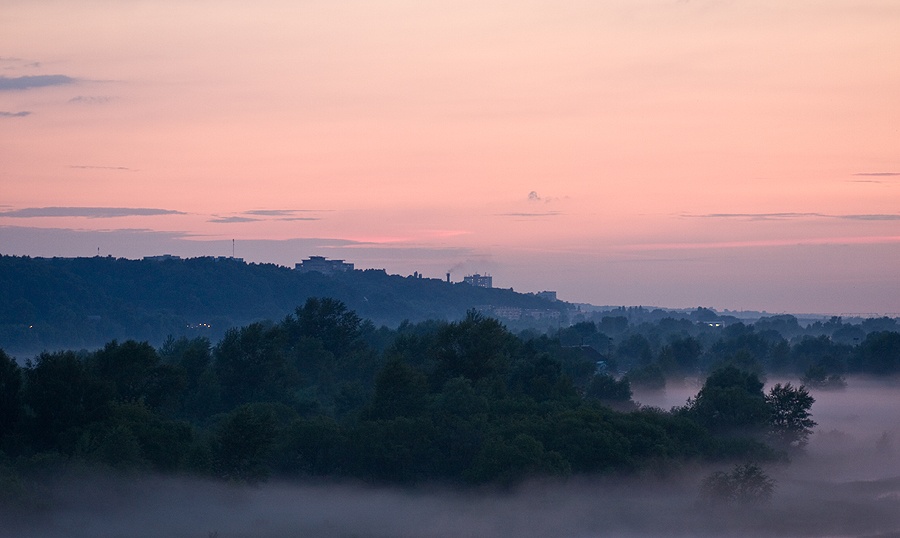 im Nebel auf dem Fluss Pripjat