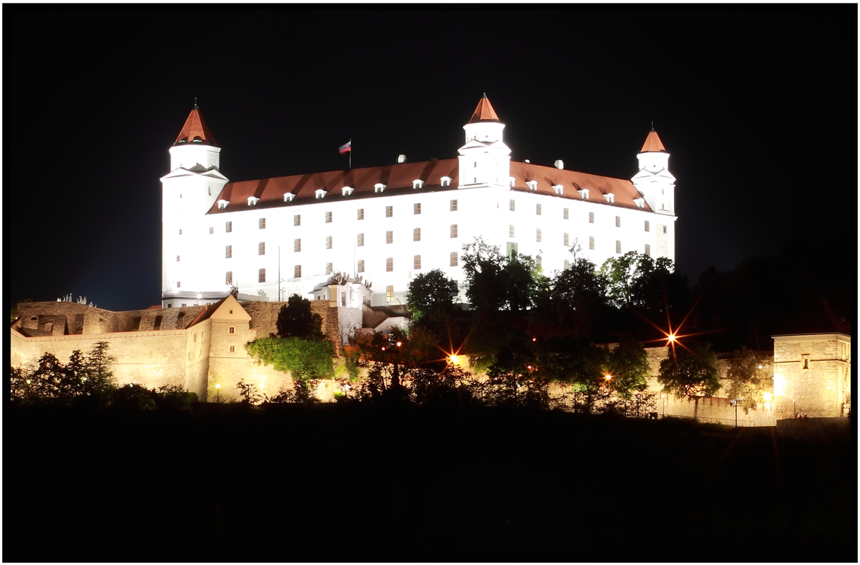 * Zamak in Bratyslave *