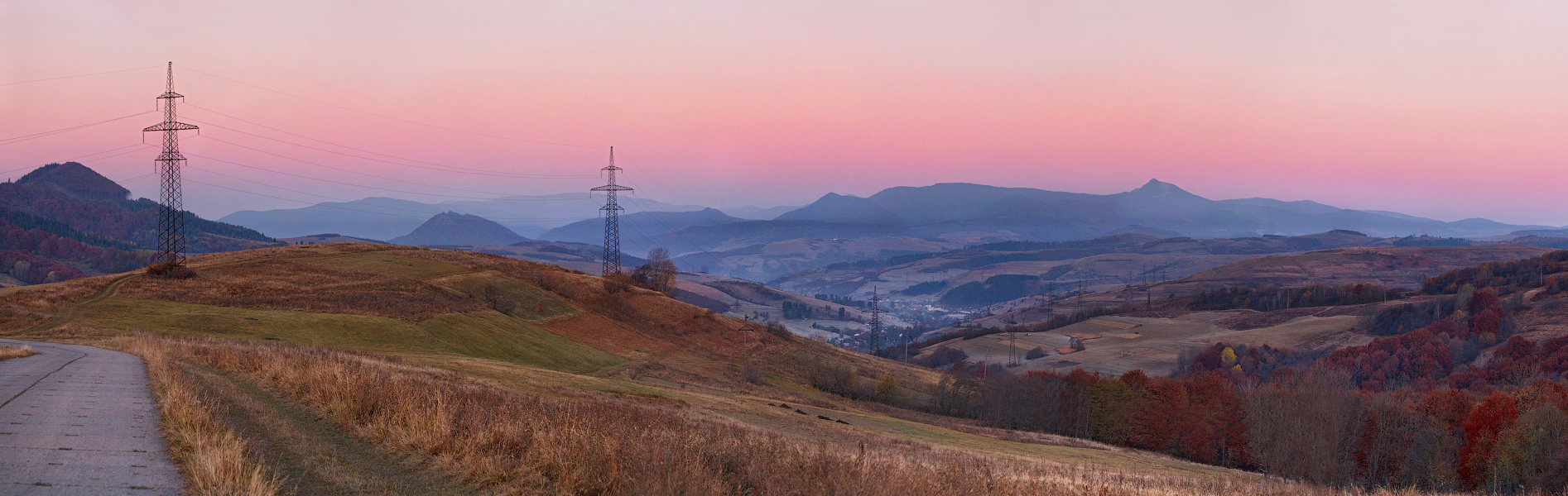 Über Morgengrauen ... und Stromleitungen ..