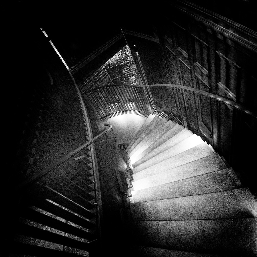 Wer ist unten, die auf der Leiter des Erfolges.