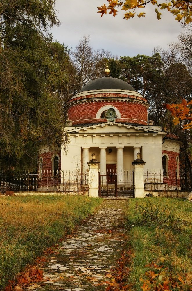 Kirche der Himmelfahrt der Jungfrau Maria in der Semenov-Otrada