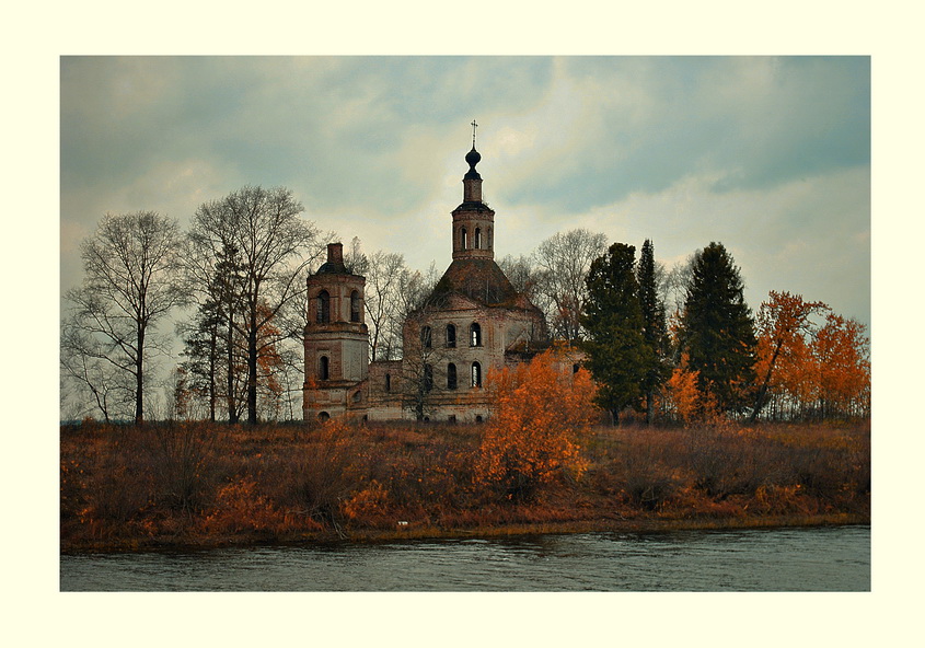 Kirchhof Sinega, Trakt. Kirche der Himmelfahrt der Jungfrau Maria