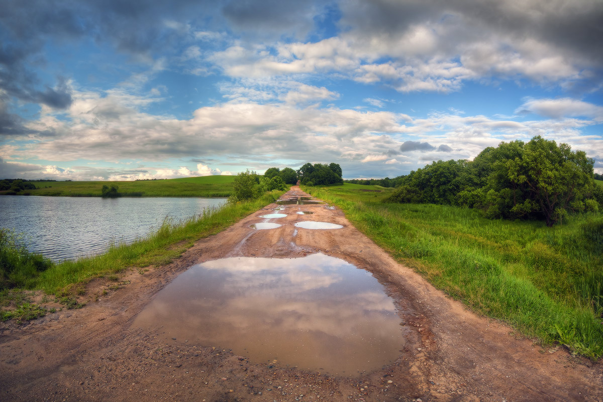| Auf dem Weg durch die Pfützen |